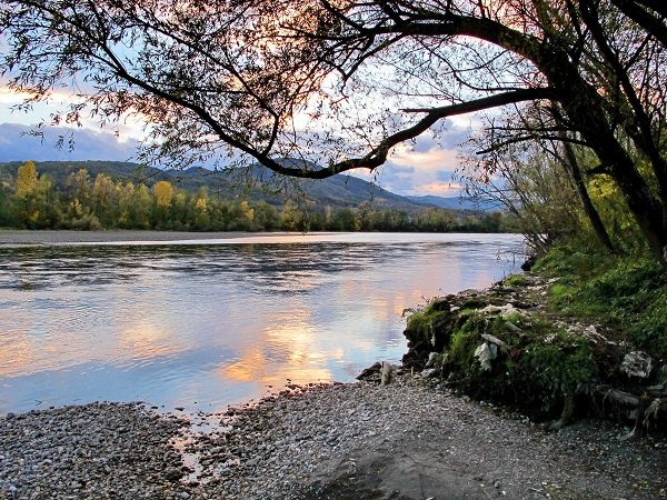 Ljubovija, reka Drina, Srbija