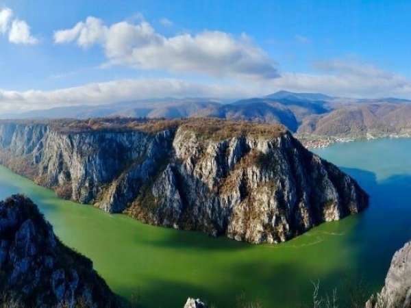 18. 10. Nacionalni park Đerdap – Geopark Đerdap „Jesen na Miroču“ vrh Veliki Štrbac, vidikovac Ploče i selo Miroč